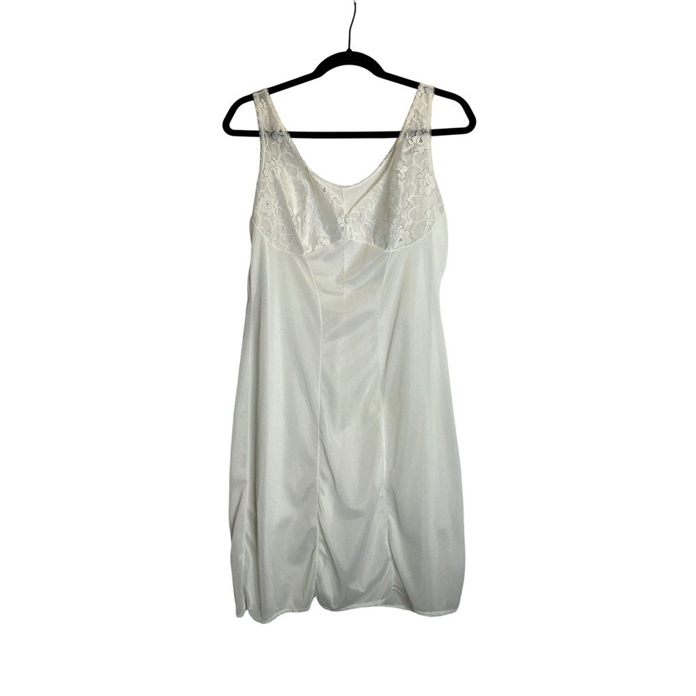 Vintage Slip Floral Lace Darted Bust White Lingerie Chemise Silky Pin Up Bridal